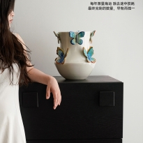 蝴蝶浮雕陶瓷花瓶高级感花器现代简约客厅插花装饰手工艺术摆件